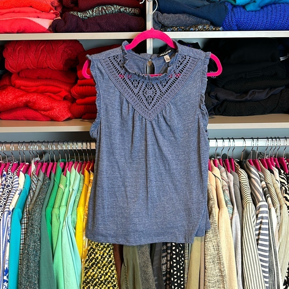 Cable & Gauge blue laced sleeveless top size L